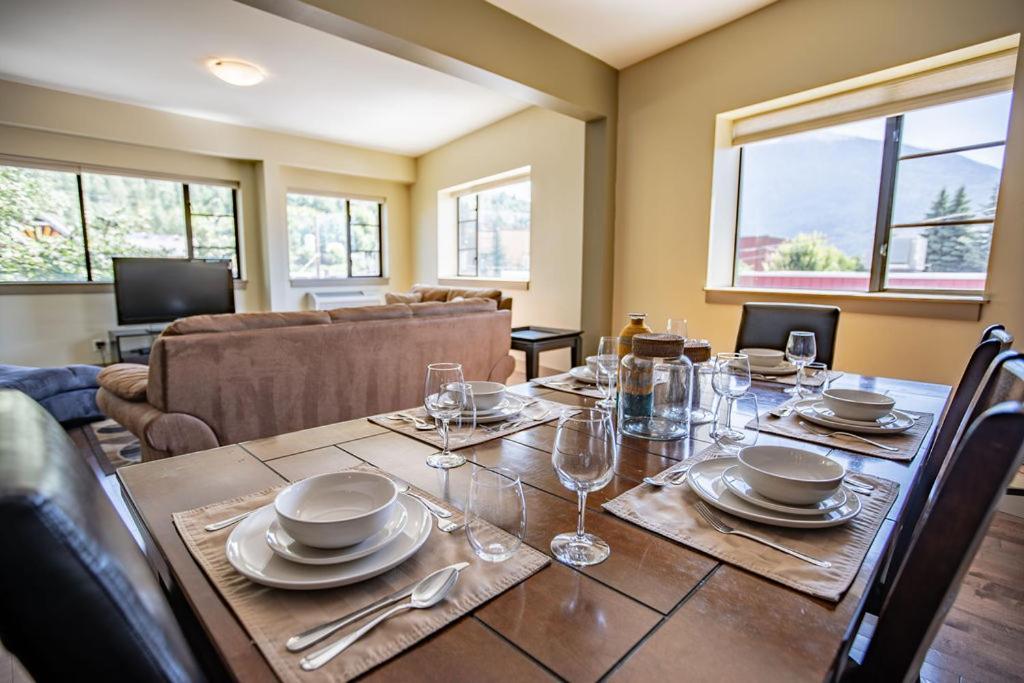 Selkirk Snug By Revelstoke Vacations Διαμέρισμα Εξωτερικό φωτογραφία