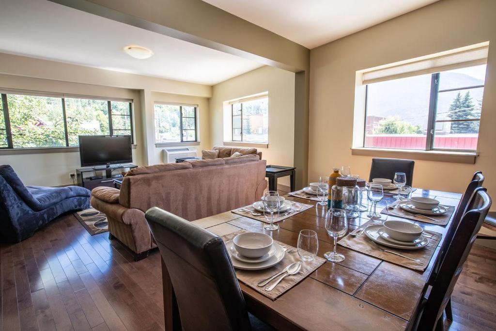 Selkirk Snug By Revelstoke Vacations Διαμέρισμα Εξωτερικό φωτογραφία