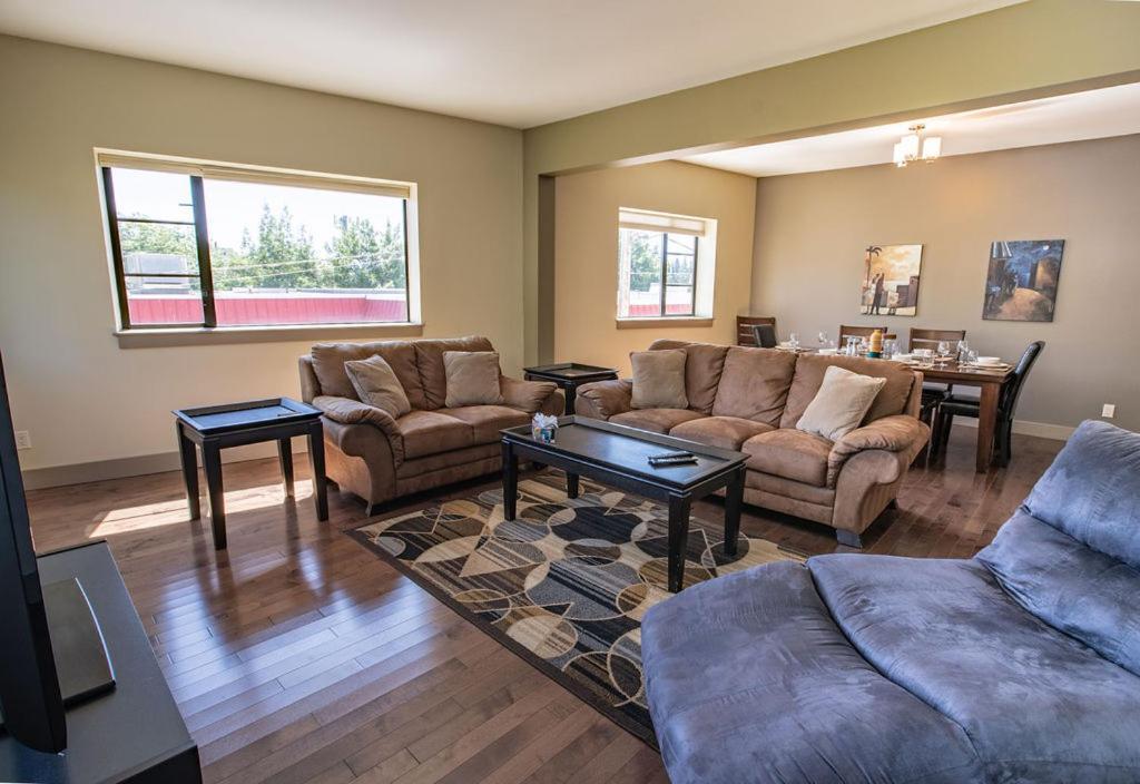 Selkirk Snug By Revelstoke Vacations Διαμέρισμα Εξωτερικό φωτογραφία